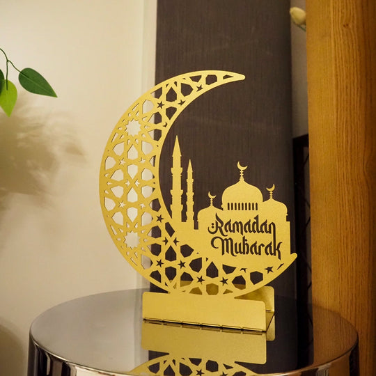 Metal Tabletop Decor with "Ramadan Mubarak" Inscription