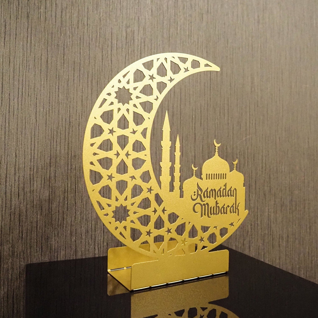 Metal Tabletop Decor with "Ramadan Mubarak" Inscription